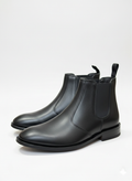 Men Chalsea shoes 👞